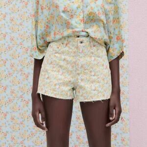 End of Summer SALE!! 50% 🌼 ZARA Rose Print Cut-Off Shorts Size (4) NWT
